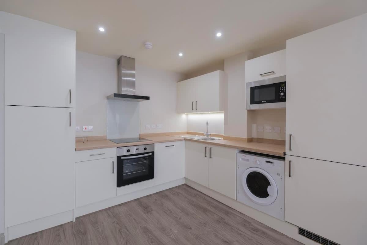 Charming 1-bedroom In Leeds Centre Perfect For Couples Or Solo Travelers Apartment